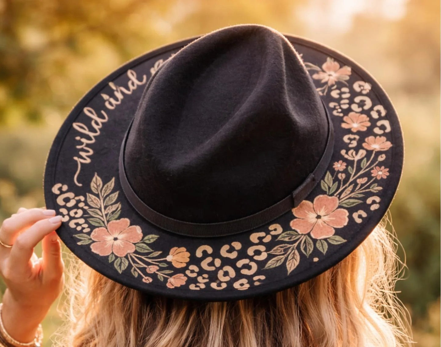 August 22nd - River Bottom Winery BoBrooks Farm -  Fall Hat Bar Paint & Sip Party!